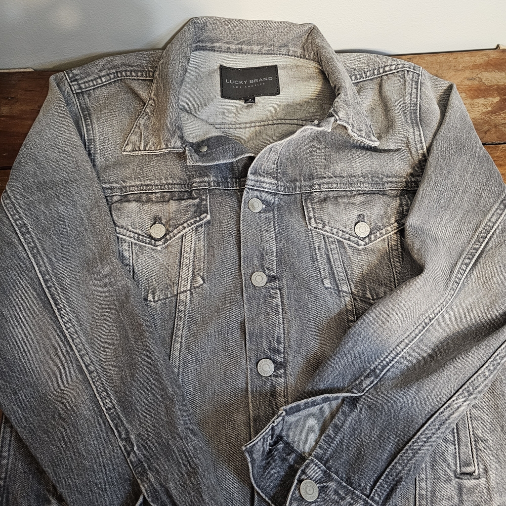 Lucky Brand "Weekend Trucker" Grey Denim Jacket Men’s Medium Distressed - Picture 8 of 10